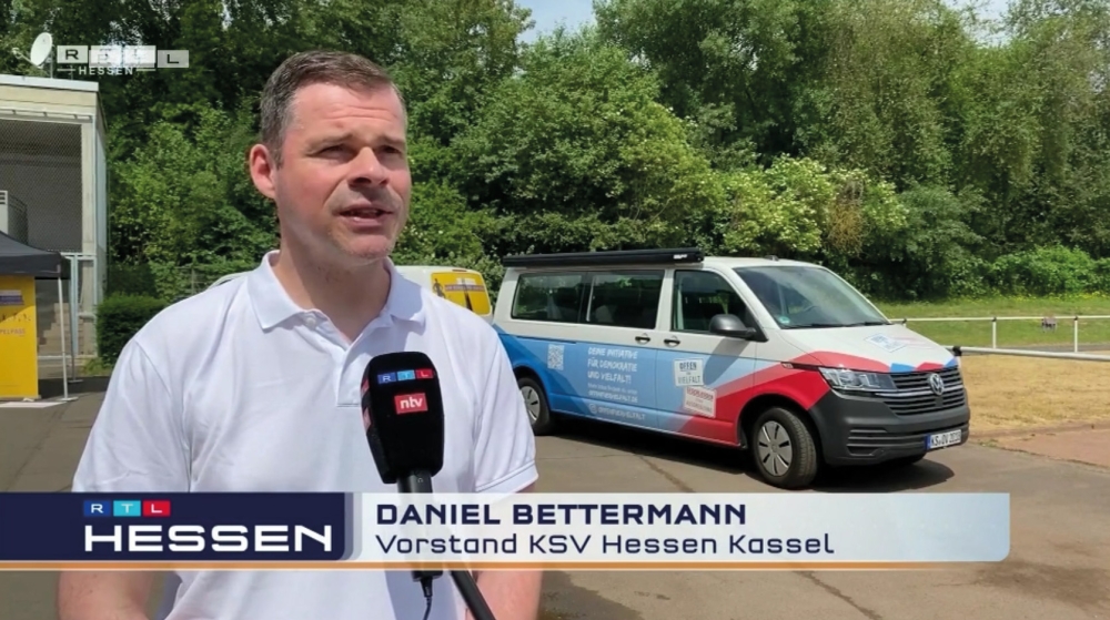 Interview mit RTL Hessen anlässlich der gemeinsamen Volkswagen und KSV-Aktion am Weltflüchtlingstag am 20.6.23